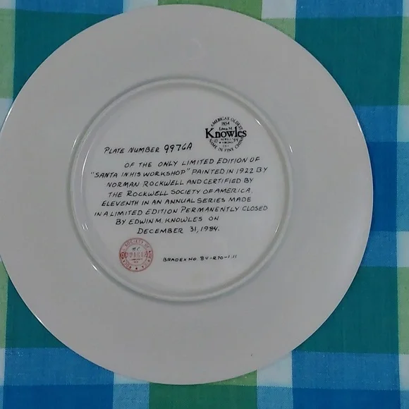 Norman Rockwell Christmas 1984 Collector's Plate Santa In His Workshop - Picture 2 of 3